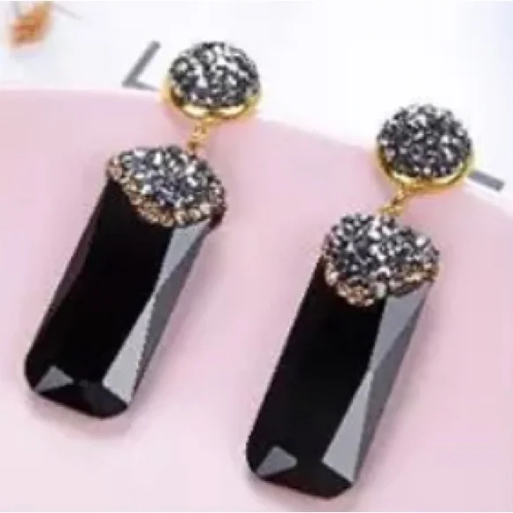 Black Crystal Dangle Earrings by Grathia Cero - Picture 3 of 5